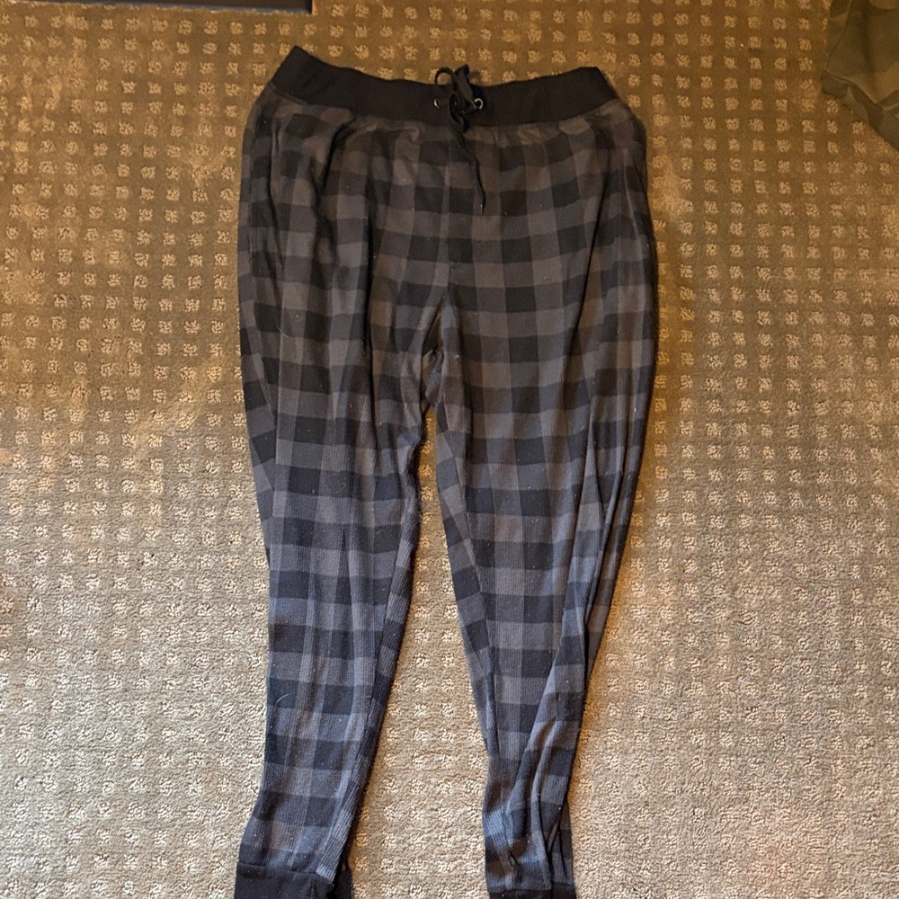 Fruit of the Loom Men's Black and Gray Checkered Joggers